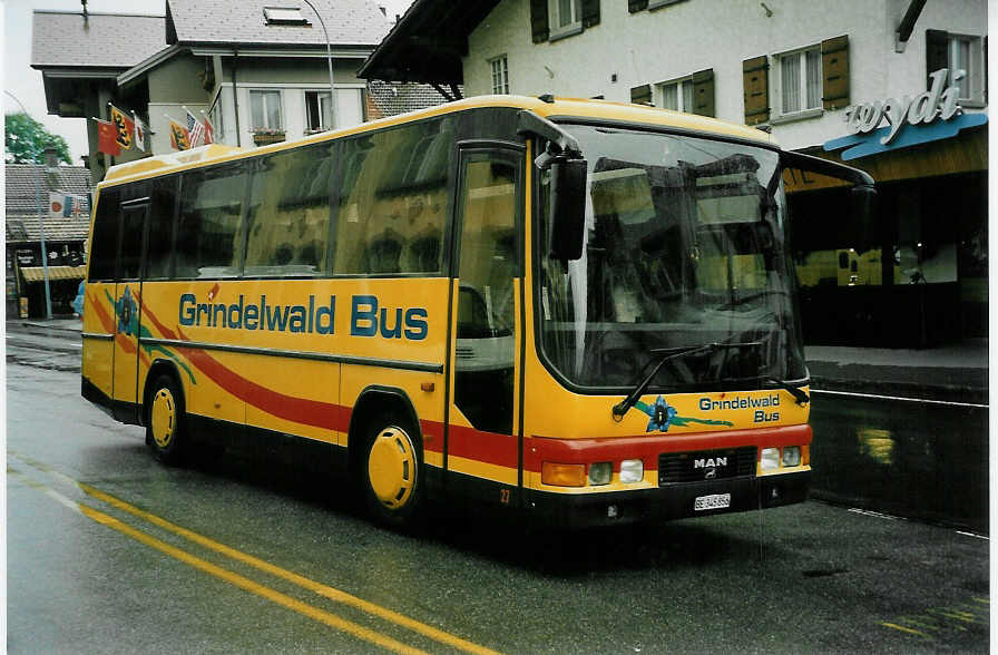 (047'131) - AVG Grindelwald - Nr. 27/BE 345'856 - MAN (ex Nr. 26) am 10. Juni 2001 in Brienz, Jobin