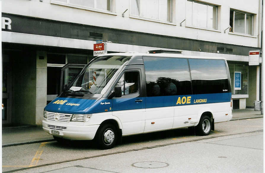 (047'620) - AOE Langnau - Nr. 5/BE 231'950 - Mercedes/Auwrter am 9. Juli 2001 beim Bahnhof Burgdorf (Einsatz AAGK)