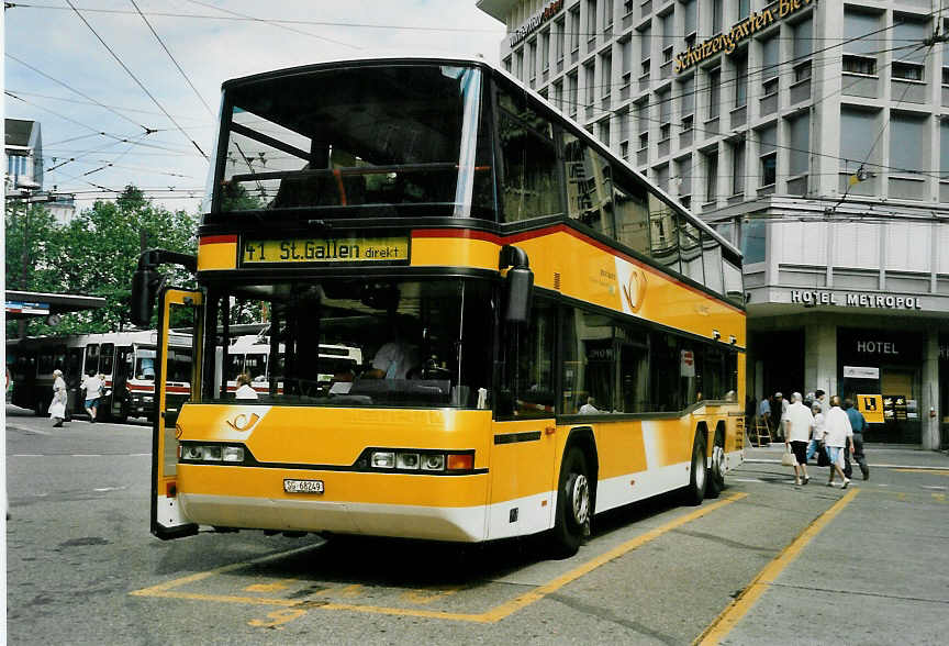 (047'727) - Schwizer, Goldach - SG 68'249 - Neoplan am 10. Juli 2001 beim Bahnhof St. Gallen