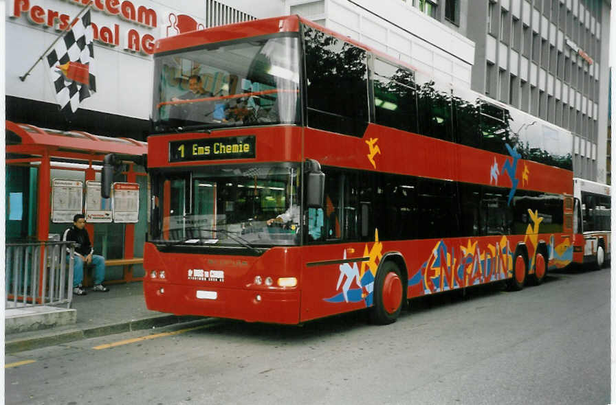 (048'410) - SBC Chur - Nr. 50/GR 155'850 - Neoplan am 18. Juli 2001 beim Bahnhof Chur