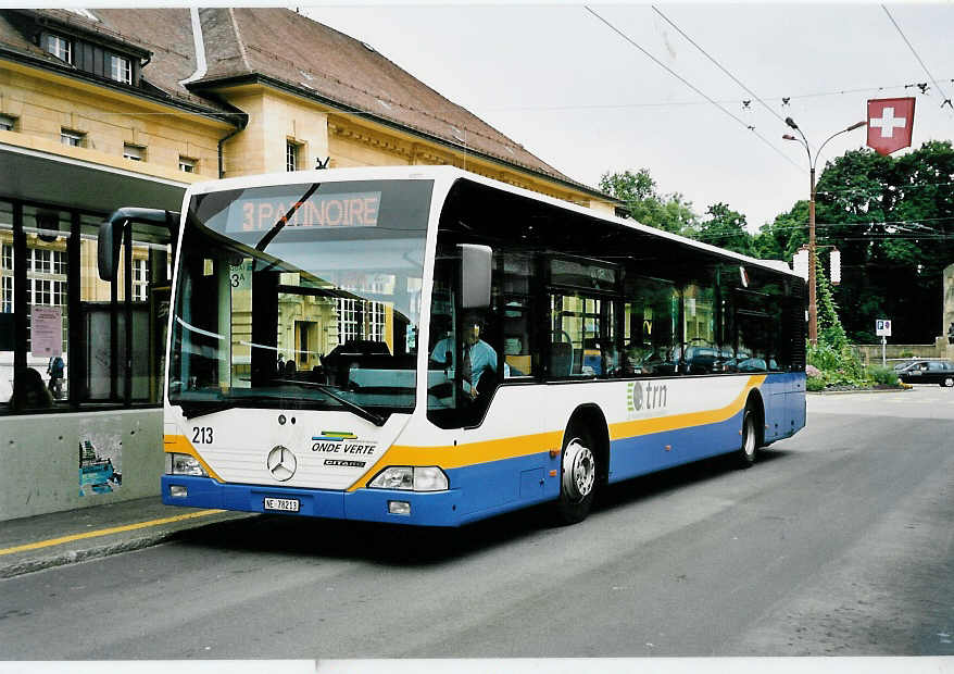 (048'824) - TC La Chaux-de-Fonds - Nr. 213/NE 78'213 - Mercedes am 6. August 2001 beim Bahnhof La Chaux-de-Fonds