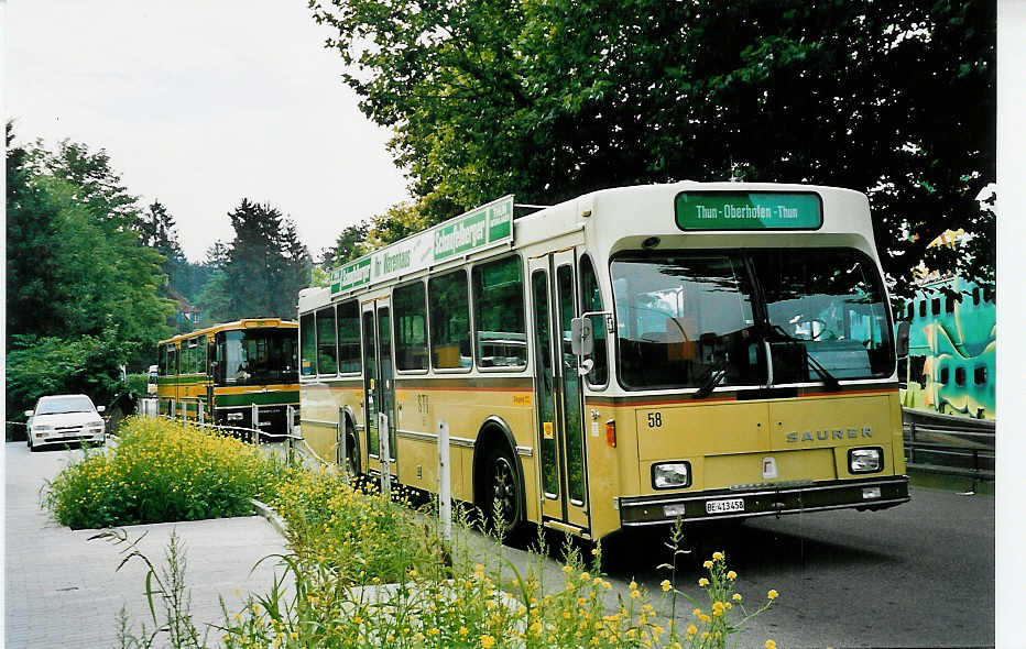 (049'031) - STI Thun - Nr. 58/BE 413'458 - Saurer/R&J am 17. August 2001 bei der Schifflndte Thun