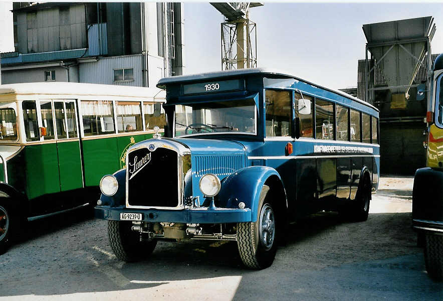 (049'320) - Gehrig, Rudolfstetten - AG 9239 U - Saurer/Tscher (ex Kaeslin, Olten; ex VBZ Zrich Nr. 224; ex VBZ Zrich Nr. 24) am 25. August 2001 in Niederbipp, Saurertreffen