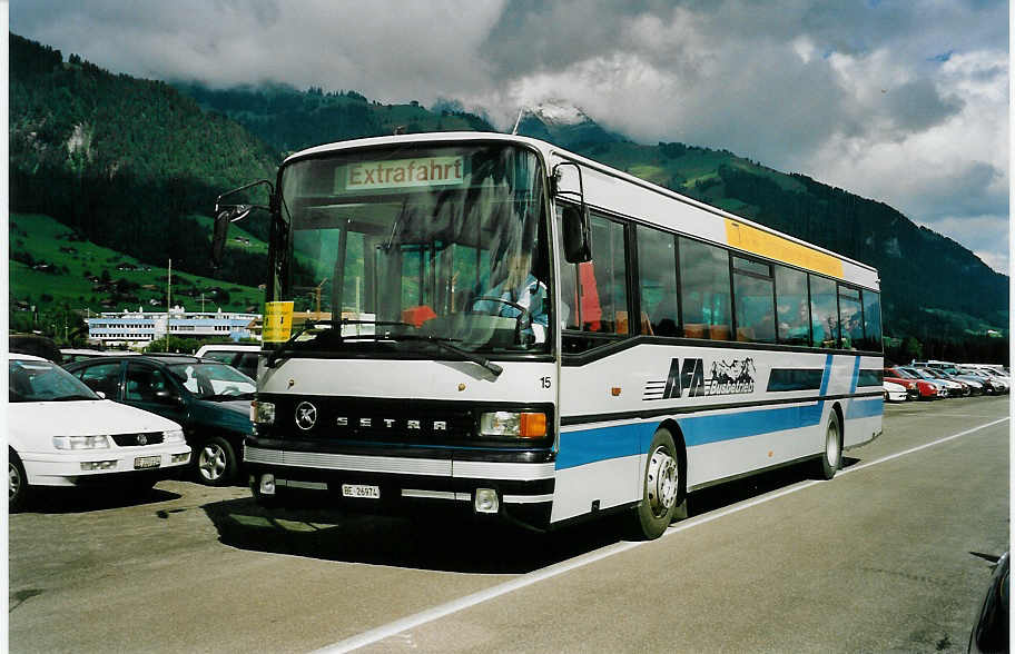 (049'613) - AFA Adelboden - Nr. 15/BE 26'974 - Setra (ex TPYG Yverdon Nr. 5) am 9. September 2001 in Frutigen, Flugplatz