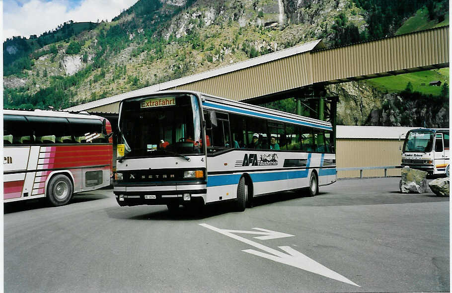 (049'623) - AFA Adelboden - Nr. 4/BE 26'704 - Setra (ex AAGI Interlaken Nr. 32) am 9. September 2001 in Mitholz, NEAT