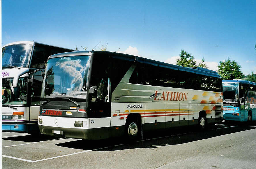 (049'632) - Lathion, Sion - Nr. 33/VS 12'895 - Mercedes am 9. September 2001 in Thun, Seestrasse