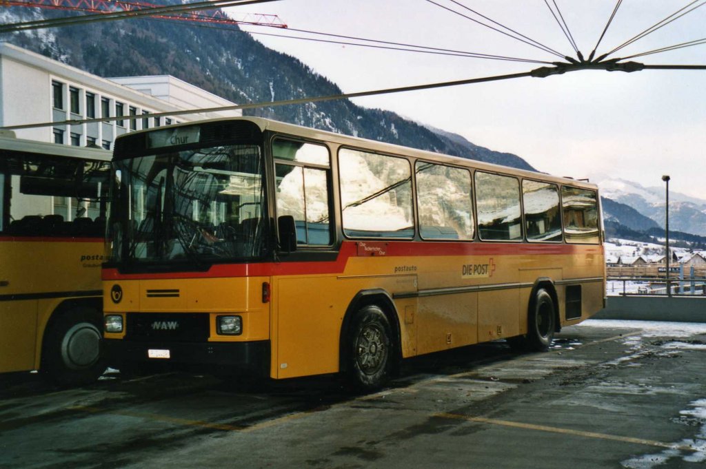 (051'019) - PTT-Regie - P 24'439 - NAW/Hess am 27. Dezember 2001 in Chur, Postautostation