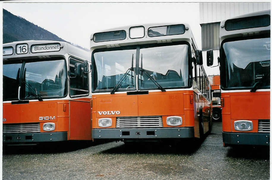 (052'135) - TPG Genve - Nr. 168 - Volvo/R&J am 23. Februar 2002 in Biel, BTR