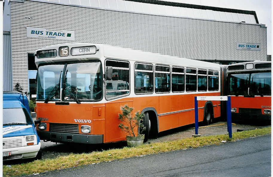 (052'202) - TPG Genve - Nr. 182 - Volvo/R&J-Hess am 23. Februar 2002 in Biel, BTR (Teilaufnahme)