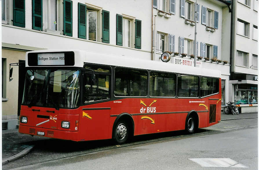 (052'910) - AAGK Koppigen - Nr. 6/BE 122'011 - Volvo/Lauber am 15. April 2002 beim Bahnhof Burgdorf