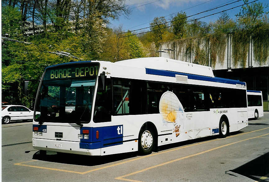 (053'108) - TL Lausanne - Nr. 428/VD 1173 - Van Hool am 19. April 2002 in Lausanne, Dpt Borde