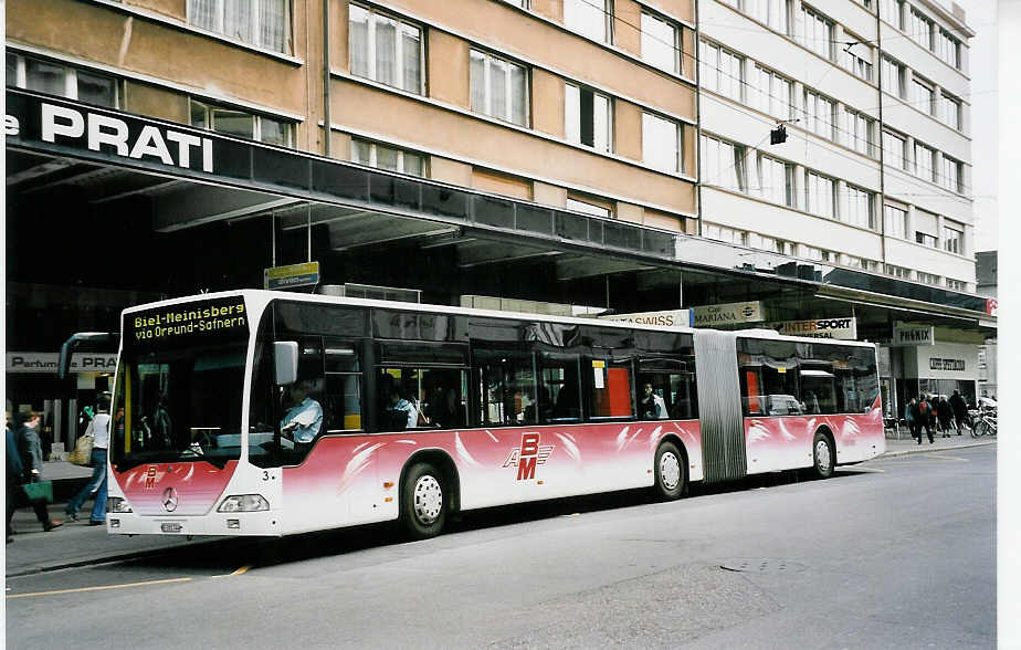 (053'215) - ABM Meinisberg - Nr. 3/BE 281'744 - Mercedes am 22. April 2002 beim Bahnhof Biel