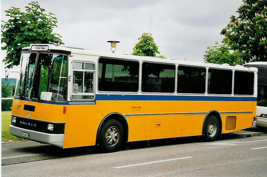 (053'406) - Vgtli F., Seewen - SO 136'477 - Saurer/R&J (ex Schmocker, Beatenberg Nr. 1) am 18. Mai 2002 in Solothurn, Baseltor