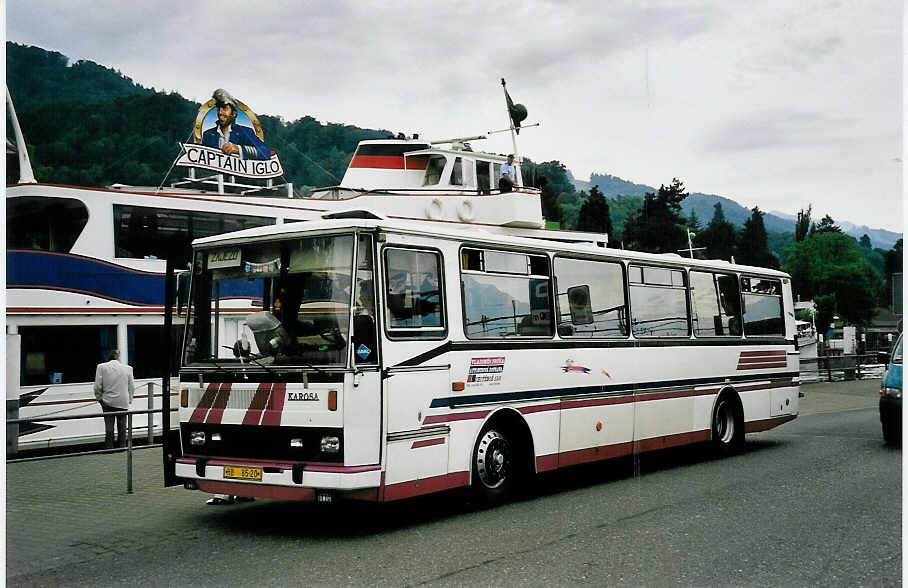 (053'610) - Aus der Tschechoslowakei: Prusa, Chotebor - HB-85-20 - Karosa am 3. Juni 2002 bei der Schifflndte Thun