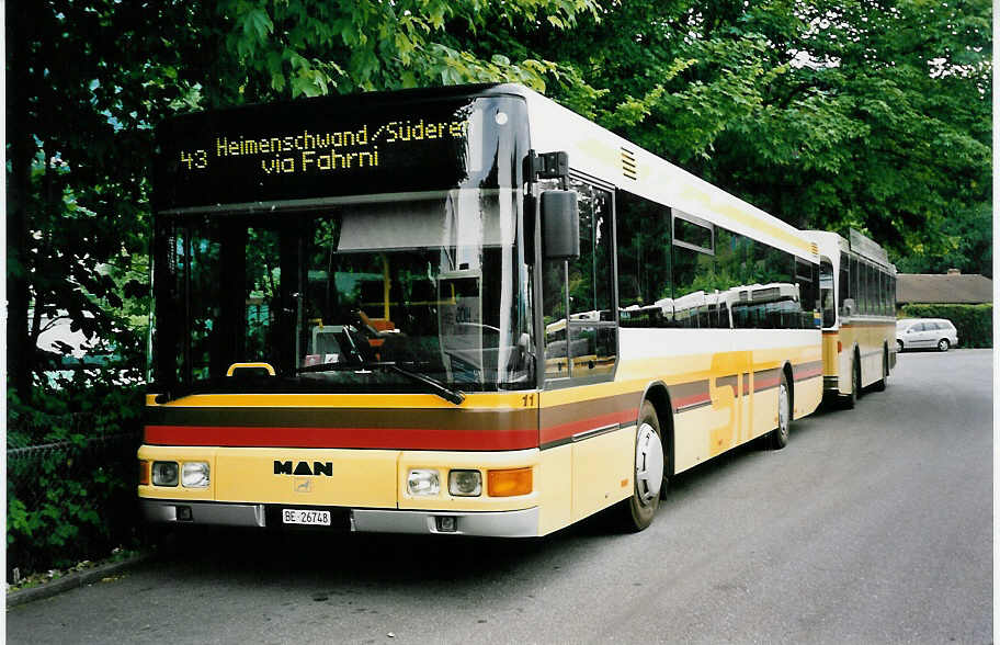 (053'614) - STI Thun - Nr. 11/BE 26'748 - MAN (ex TSG Blumenstein Nr. 2) am 3. Juni 2002 bei der Schifflndte Thun