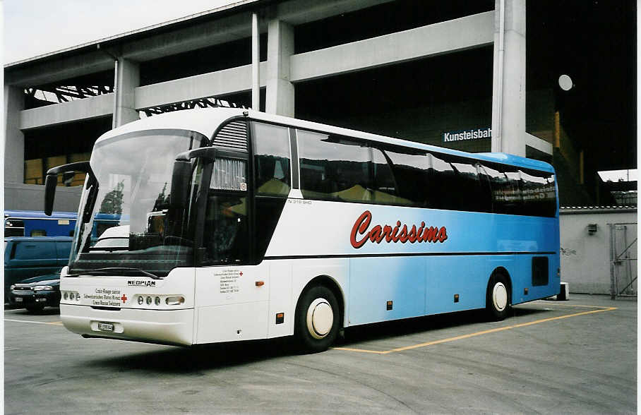 (053'623) - SRK Bern - BE 298'846 - Neoplan am 8. Juni 2002 in Thun, Grabengut