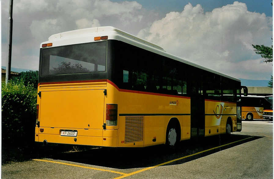 (054'126) - PTT-Regie - P 26'022 - Setra am 22. Juni 2002 in Yverdon, Garage