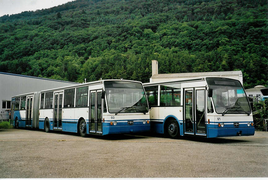 (054'431) - VMCV Clarens - Nr. 60 + 61 - Van Hool am 15. Juli 2002 in Biel, Rattinbus