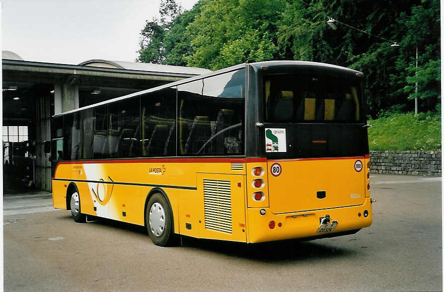 (054'810) - PTT-Regie - (P 23'251) P 20'324 - Rizzi-Bus am 23. Juli 2002 in Lugano, Garage TPL