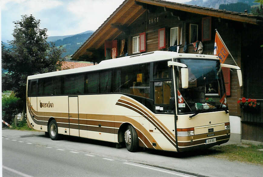 (054'930) - Aus Irland: Kavanagh, Killarney - 01-KK-1831 - Van Hool/Scania am 24. Juli 2002 in Adelboden, Margeli