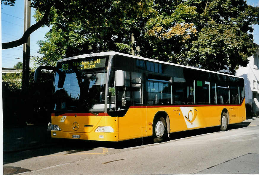 (055'128) - Bhrer, Hirzel - ZH 480'260 - Mercedes am 27. Juli 2002 beim Bahnhof Horgen