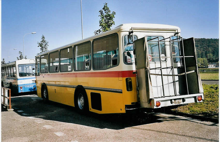 (056'310) - Karlen, Stalden - Nr. 4 - Saurer/Tscher (ex P 24'240) am 30. September 2002 in Biel, Rattinbus