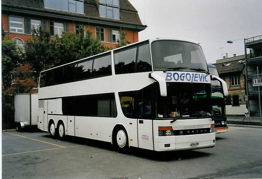 (056'906) - Bogojevic, Zrich - ZH 444'389 - Setra am 11. Oktober 2002 in Zrich, Sihlquai