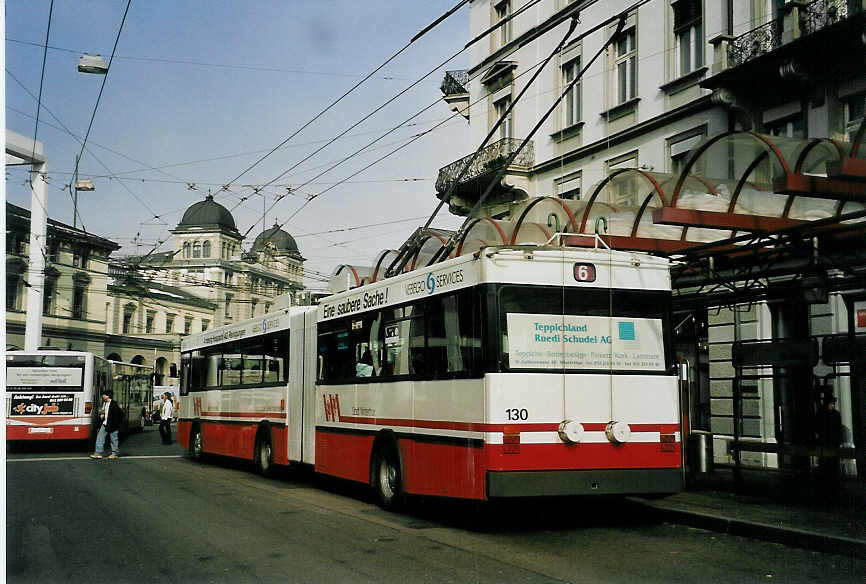 (058'925) - WV Winterthur - Nr. 130 - Saurer/FHS Gelenktrolleybus am 20. Februar 2003 beim Hauptbahnhof Winterthur
