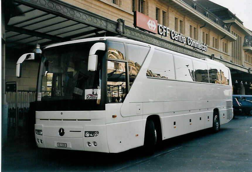 (059'308) - Remy, Lausanne - VD 1339 - Mercedes am 16. Mrz 2003 beim Bahnhof Lausanne