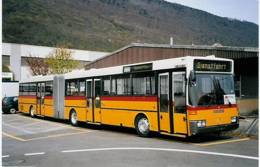 (059'713) - PTT-Regie - P 27'715 - Mercedes am 14. April 2003 in Biel, Rattinbus