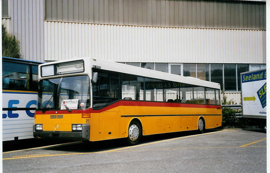 (059'716) - Steffen, Remetschwil - Nr. 22 - Mercedes am 14. April 2003 in Biel, Rattinbus