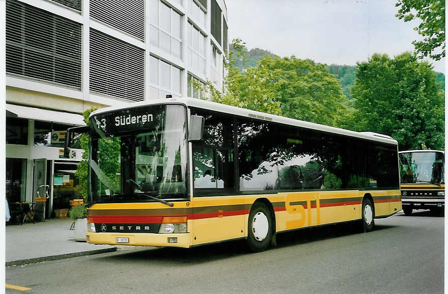 (060'601) - STI Thun - Nr. 9/BE 36'720 - Setra (ex AvH Heimenschwand Nr. 9) am 27. Mai 2003 bei der Schifflndte Thun