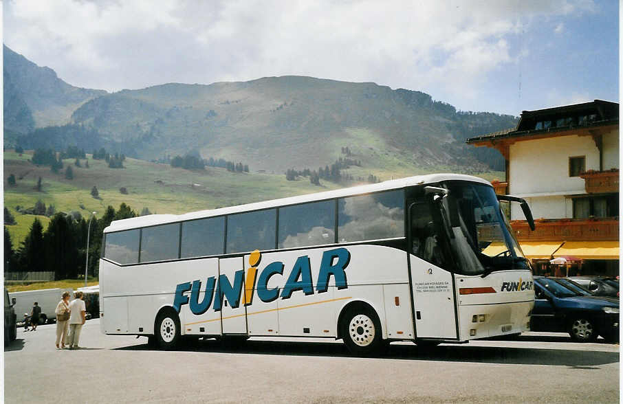 (061'309) - Funi-Car, Biel - Nr. 7/BE 56'807 - Bova am 6. Juli 2003 auf dem Col des Mosses