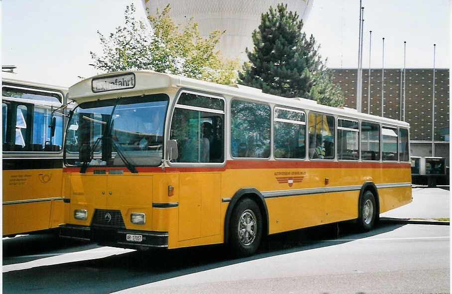 (061'427) - Osthues, Teufen - Nr. 15/AR 17'057 - Saurer-Leyland/Hess (ex AVG Grindelwald Nr. 15; ex RhV Altsttten Nr. 42) am 13. Juli 2003 in Luzern, Verkehrshaus