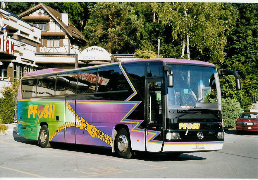 (061'824) - Pfosi, Chur - Nr. 15/GR 2470 - Mercedes am 19. Juli 2003 in Sihlbrugg, Mvenpick