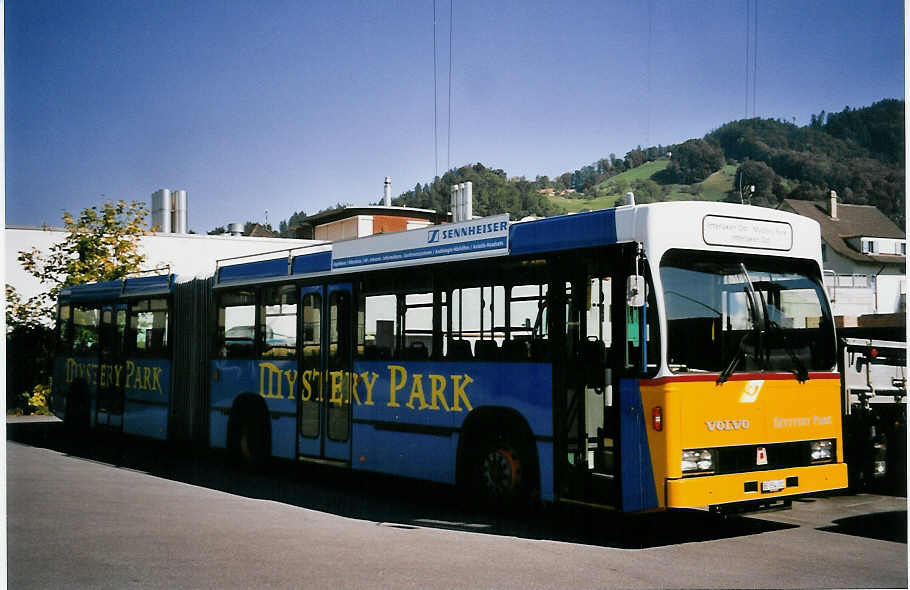 (063'601) - PostAuto Berner Oberland - BE 554'102 - Volvo/R&J (ex VB Biel Nr. 133) am 26. September 2003 in Thun, Garage STI