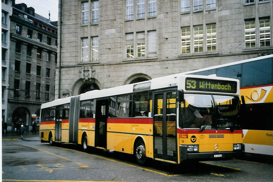 (063'819) - Cars Alpin Neff, Arbon - Nr. 9/TG 67'500 - Mercedes am 9. Oktober 2003 beim Bahnhof St. Gallen