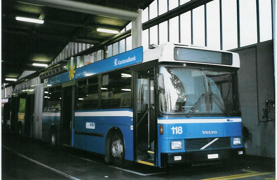 (064'035) - VBL Luzern - Nr. 118/LU 15'092 - Volvo/Hess am 11. Oktober 2003 in Luzern, Depot