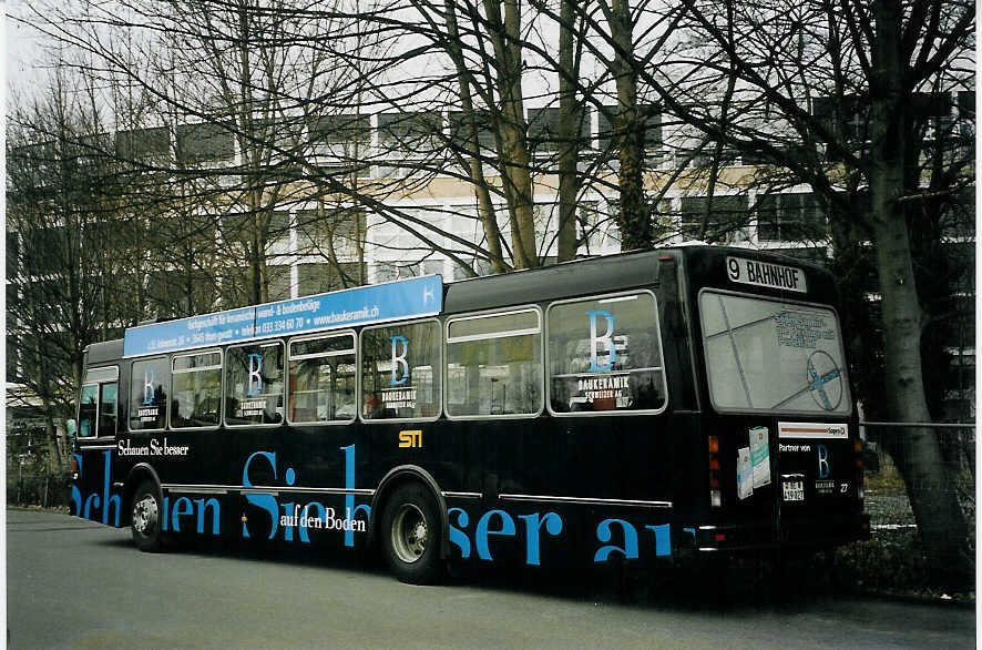 (065'833) - STI Thun - Nr. 27/BE 419'027 - Volvo/R&J (ex SAT Thun Nr. 27) am 2. Mrz 2004 bei der Schifflndte Thun