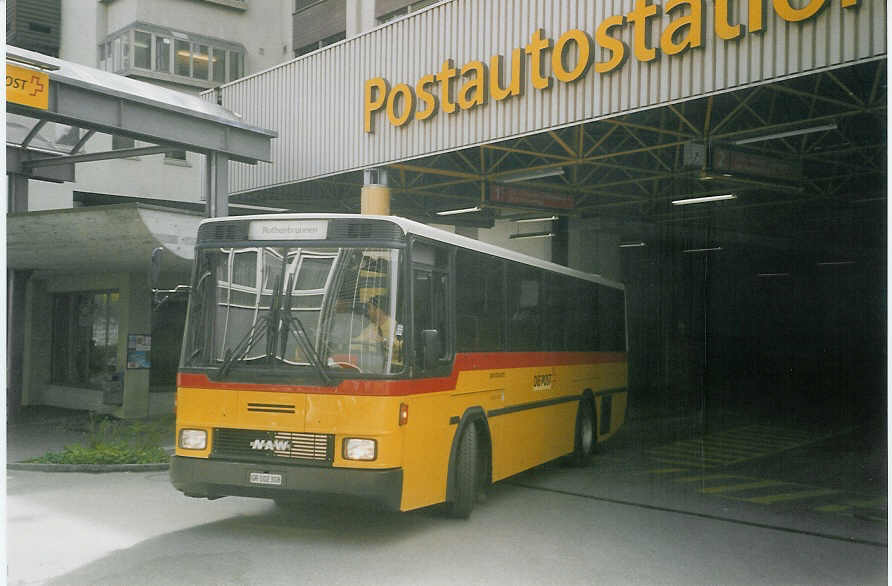 (066'705) - PostAuto Graubnden - GR 102'308 - NAW/Hess (ex P 24'443) am 20. April 2004 in Thusis, Postautostation