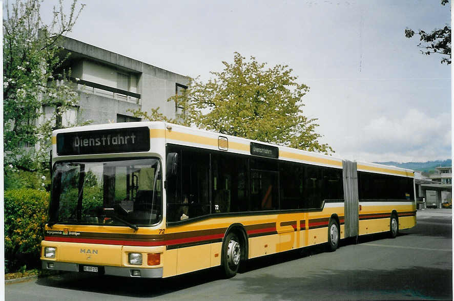 (067'312) - STI Thun - Nr. 72/BE 397'172 - MAN am 4. Mai 2004 in Thun, Garage