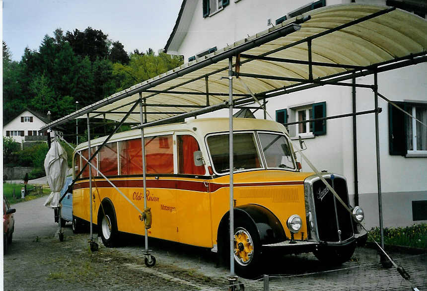 (067'412) - Oldi-Reisen, Matzingen - Saurer am 8. Mai 2004 in Matzingen, Hauptstrasse