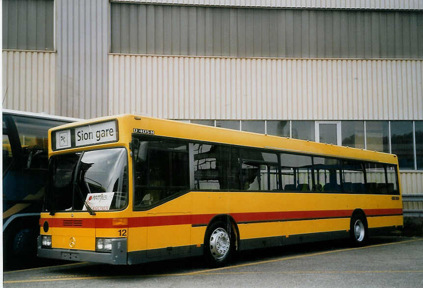 (067'511) - Lathion, Sion - Nr. 12 - Mercedes (ex AAGL Liestal Nr. 21) am 13. Mai 2004 in Biel, Rattinbus