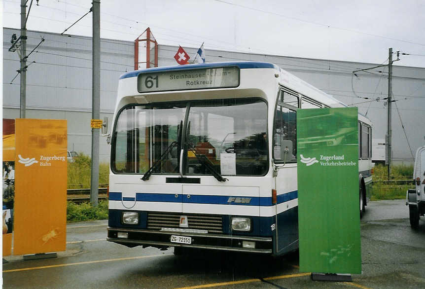 (068'519) - ZVB Zug - Nr. 151/ZG 72'151 - FBW/R&J (ex Nr. 25) am 19. Juni 2004 in Hinwil, AMP