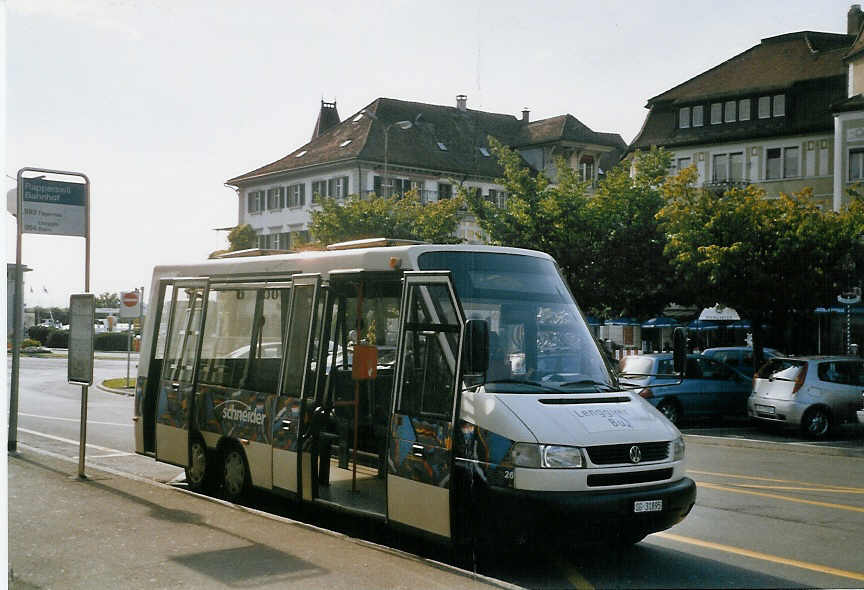 (069'521) - Schneider, Ermenswil - Nr. 26/SG 31'895 - VW am 17. Juli 2004 beim Bahnhof Rapperswil