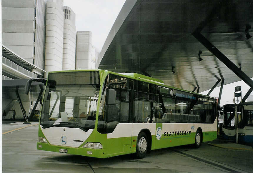 (070'729) - Frhlich, Zrich - Nr. 613/ZH 634'613 - Mercedes am 11. September 2004 in Zrich, Flughafen