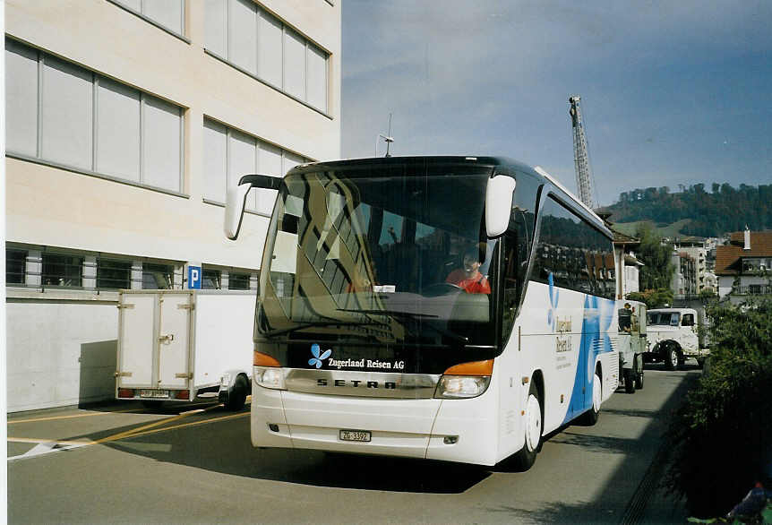 (070'928) - ZVB Zug - Nr. 42/ZG 3392 - Setra am 11. September 2004 in Zug, Garage