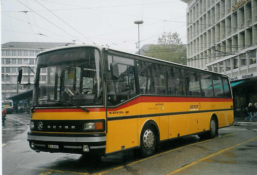 (072'028) - Schwizer, Goldach - Nr. 8/SG 80'491 - Setra am 11. Oktober 2004 beim Bahnhof St. Gallen