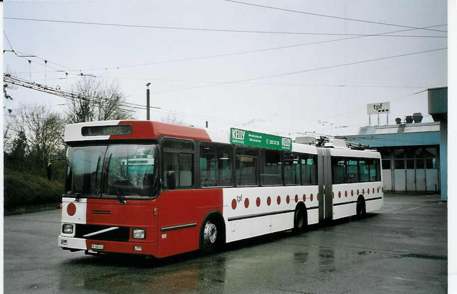 (074'701) - TPF Fribourg - Nr. 501/FR 300'413 - Volvo/Hess Gelenkduobus (ex TF Fribourg Nr. 101) am 12. Februar 2005 in Fribourg, Garage