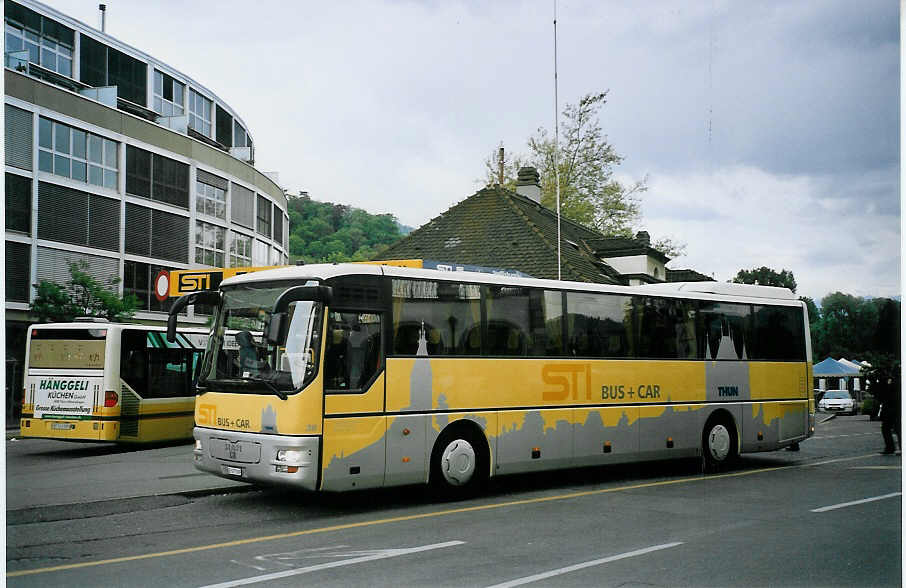 (076'612) - STI Thun - Nr. 39/BE 577'039 - MAN am 17. Mai 2005 beim Bahnhof Thun